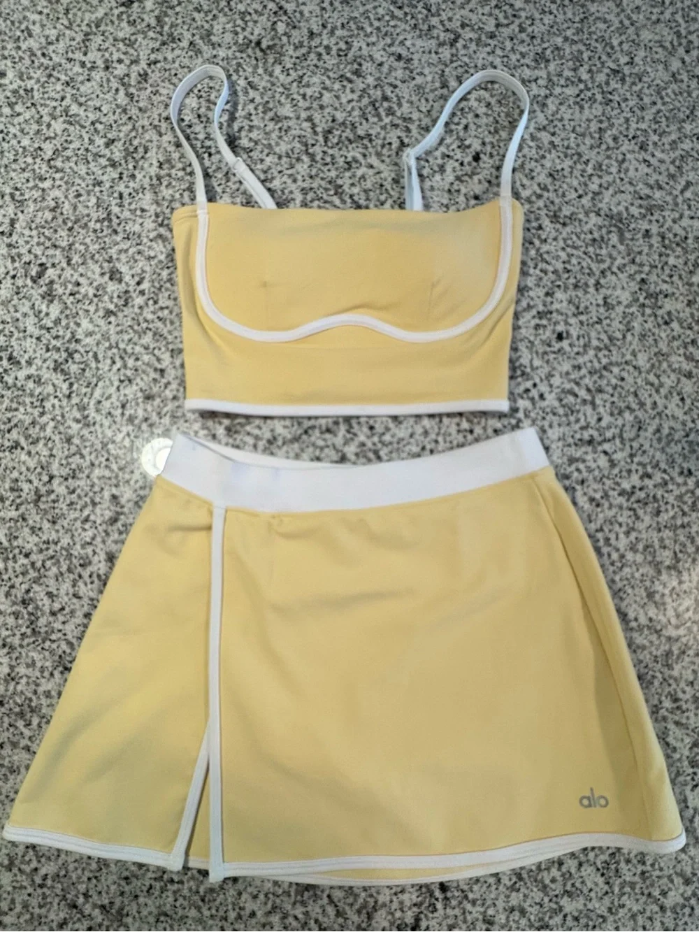 ALO Yoga Butter Yellow Streamlined Bra Tank and Tennis Skirt Set